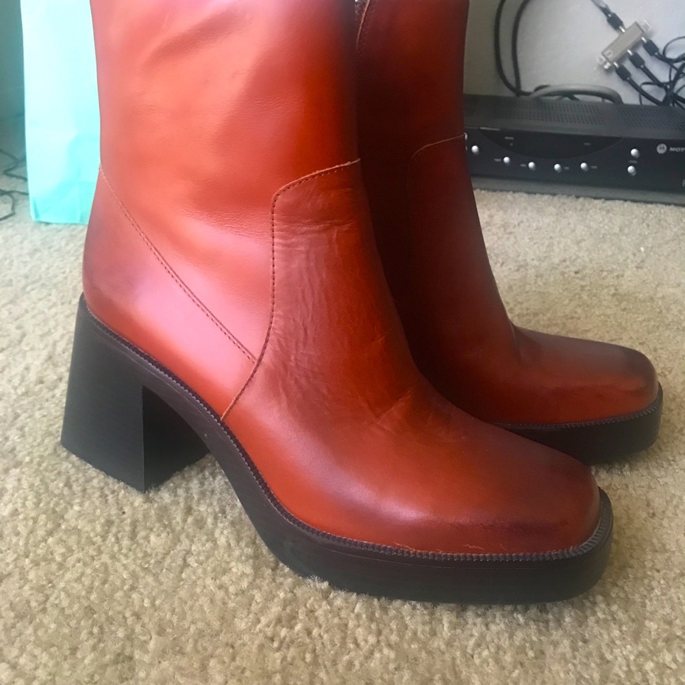 Retro 70s style ankle booties. Very comfortable